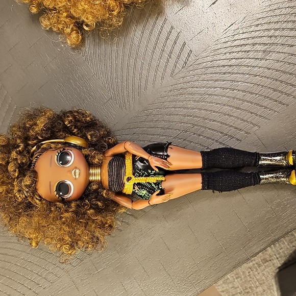 11 LOL OMG DOLLS - Picture 2 of 12